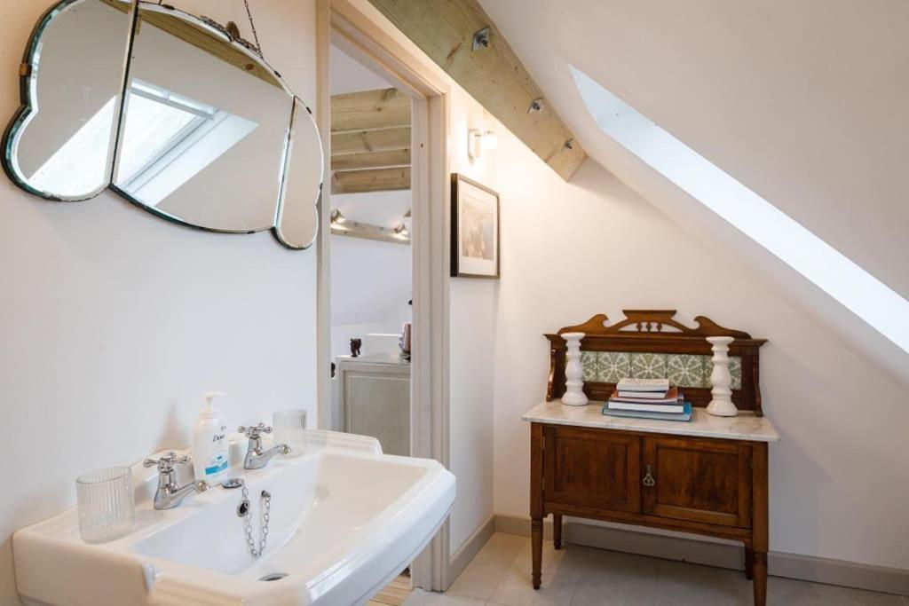 מרלבורו Stylish Cottage In The Pewsey Vale מראה חיצוני תמונה
